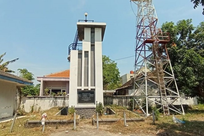 Monumen Peringatan Van der Wijck di Pelabuhan Brondong Lamongan